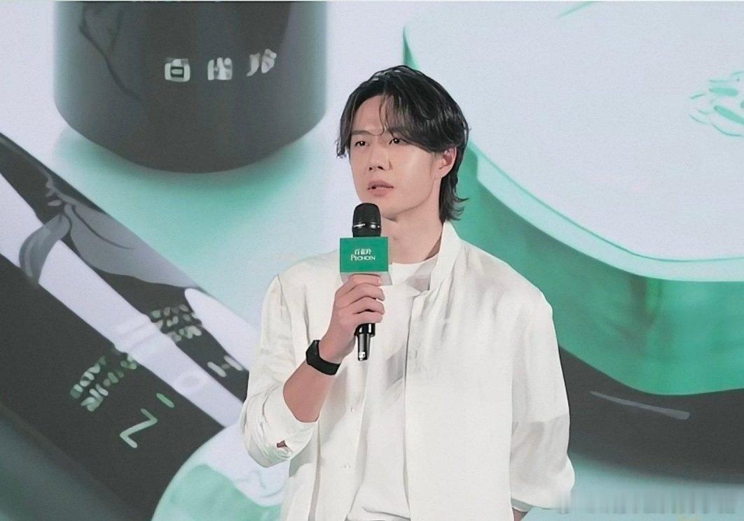 王一博、白敬亭、胡一天、张康乐今日线下活动状态 ​​​