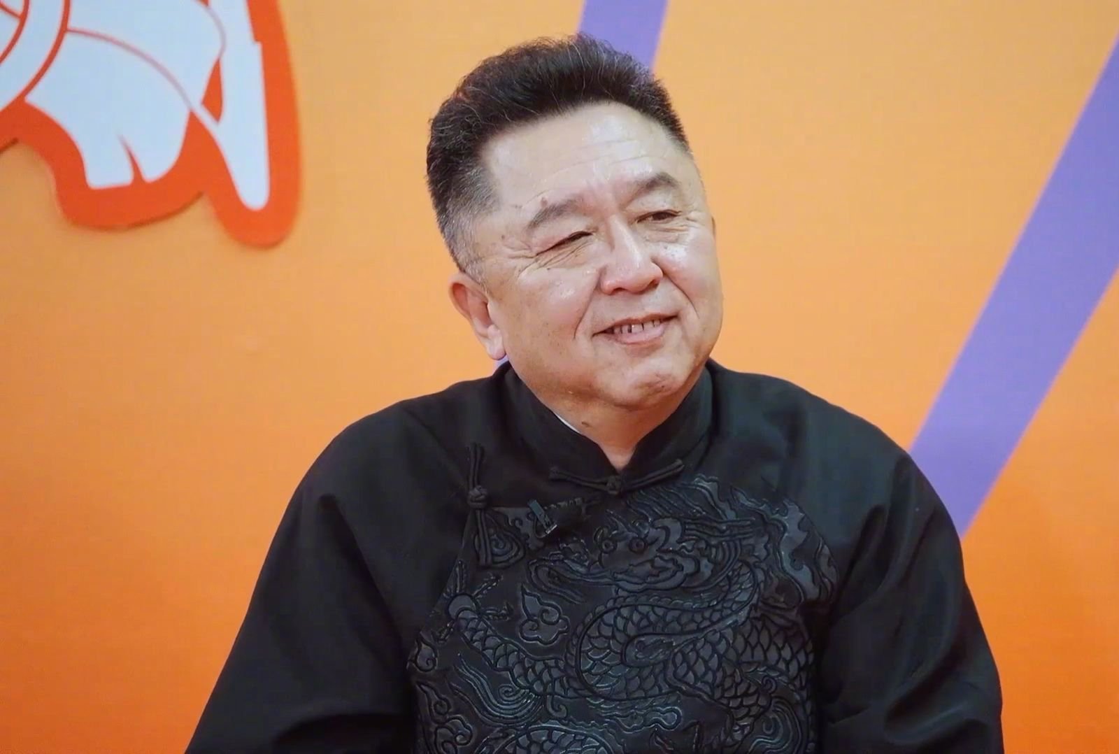 于谦年会抽奖负债二十万 栾云平和烧饼这是给德云社年会省出了新境界，现金奖励居然要