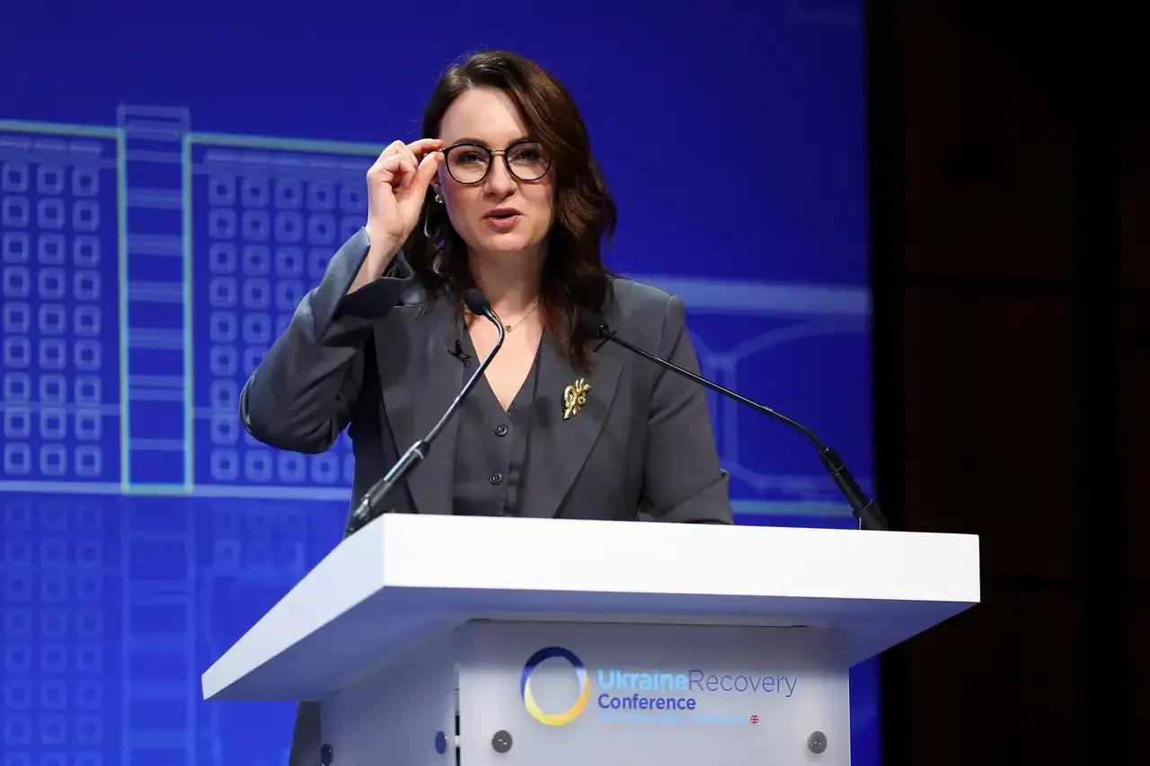 以后的乌克兰让俄罗斯高攀不起！乌克兰快要发达了！
在伦敦召开的“乌克兰重建大会”