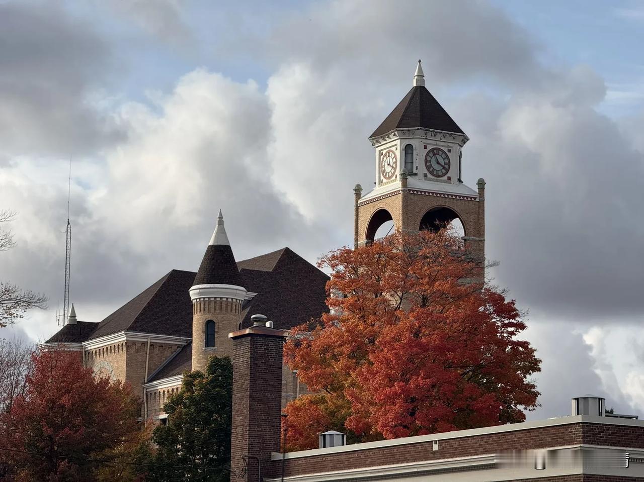 开着他新买的二手车，去五大湖自驾游

#自驾旅行记录#