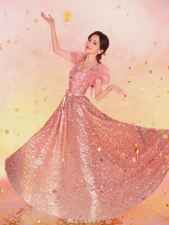 娜扎我互联网的好闺蜜 娜扎说祝我们度过“轻松的一天”，看到TVC里她那个精致漂亮