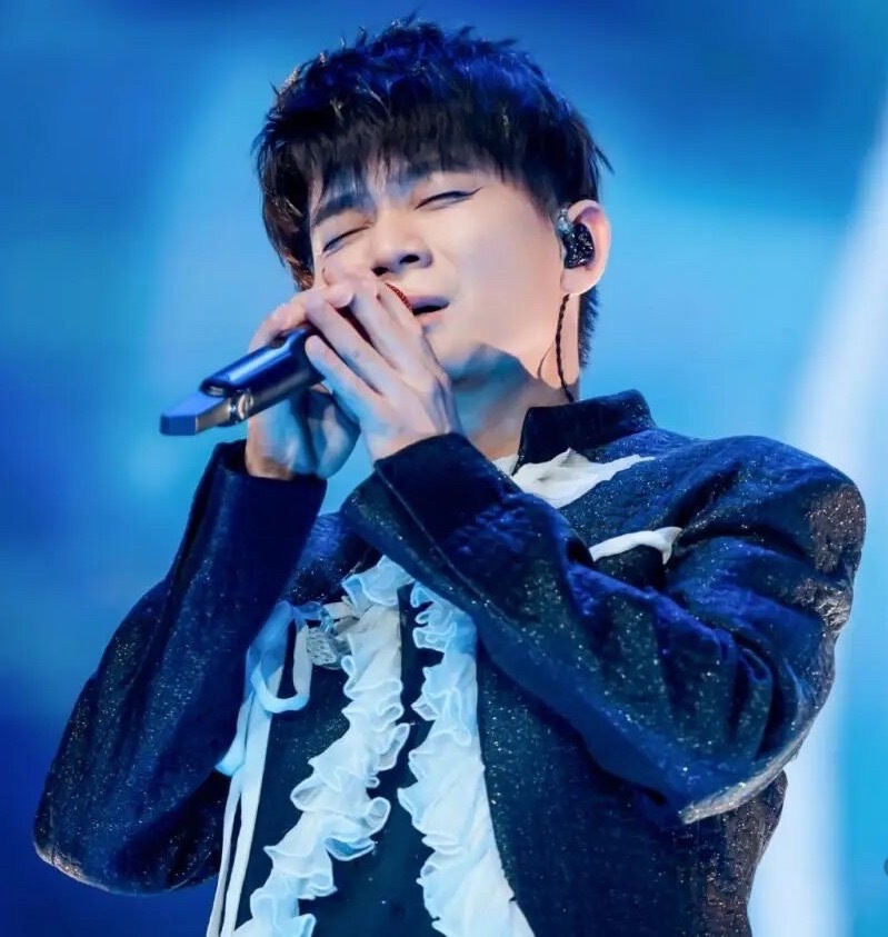 六哲南宁巡回演唱会六哲南宁演唱会 ⏰5月30日周六🏟️广西体育中心网球馆（南宁