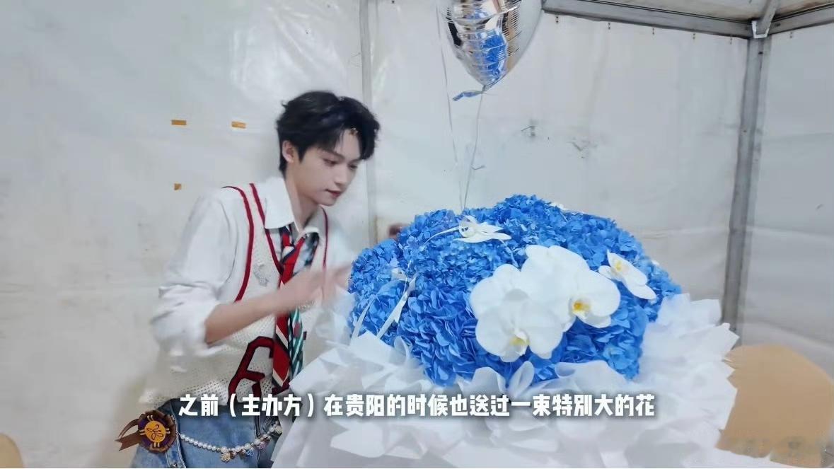 假期快乐值直接拉满！全靠这两件事
 
谁懂啊！等了好久的梓渝鄂州音乐节vlog终