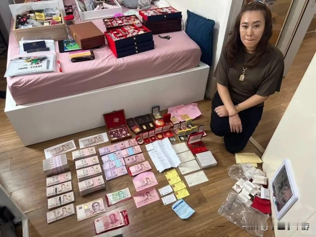 真的看不懂泰国，每次抓捕嫌犯搞得像旅游买伴手礼、打卡拍照一样，非要拍上一轮 😬