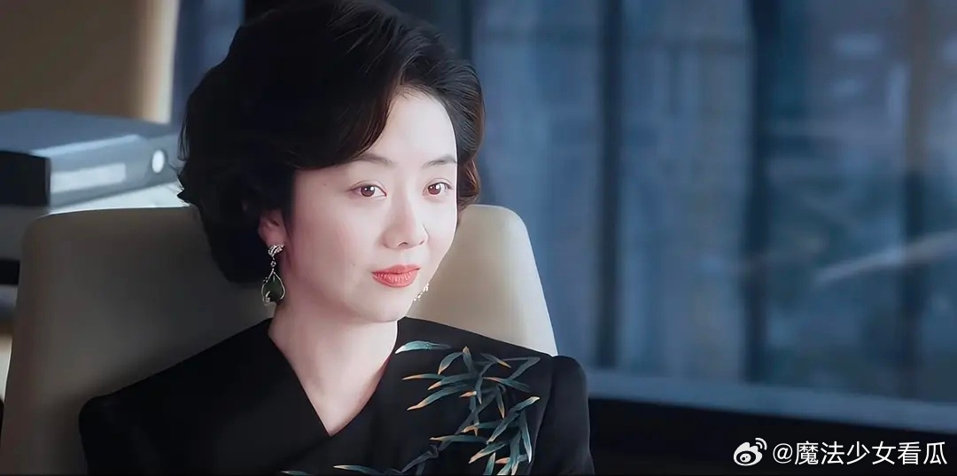 谭松韵是怎么做到看起来又老又小的是娃娃脸不可否认，但是年纪也真的上来了，给人的感