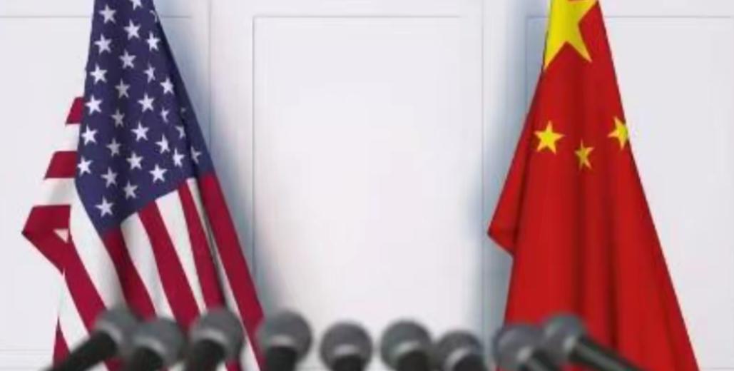 中美谈判出了戏剧性场面——这边刚坐下谈合作，那边美方就启动调查，中方直接硬气回应