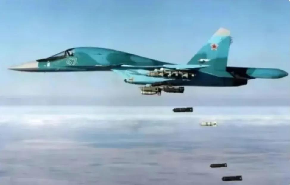 还没等到美国的集束炸弹到达乌克兰，俄空天军来了一个先下手为强，竟然出动了重型轰炸