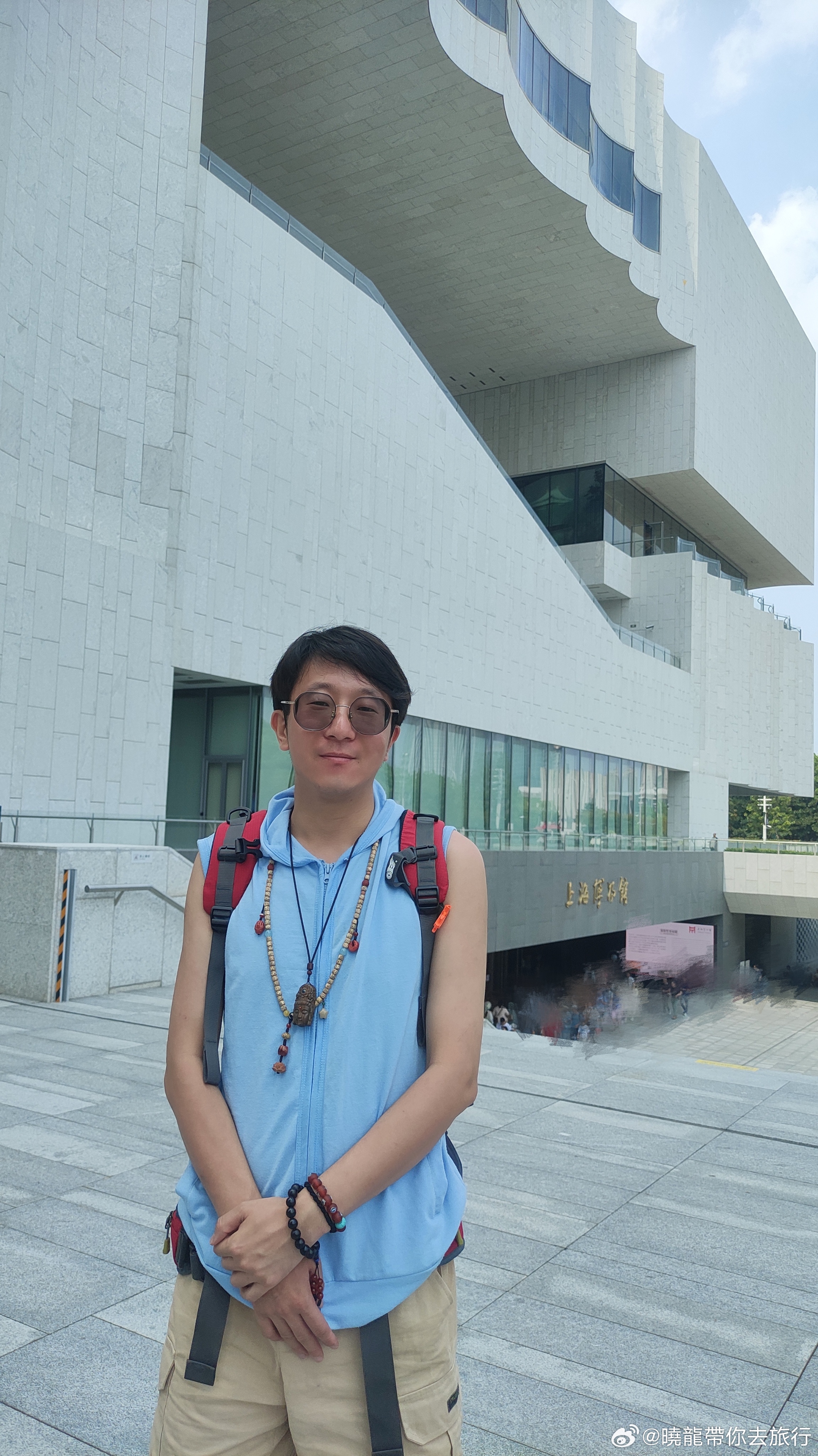 抓住夏天和暑假的尾巴，晓龙同学来上海体验到了夏天应有的快乐，夏天不就是热乎乎的吗