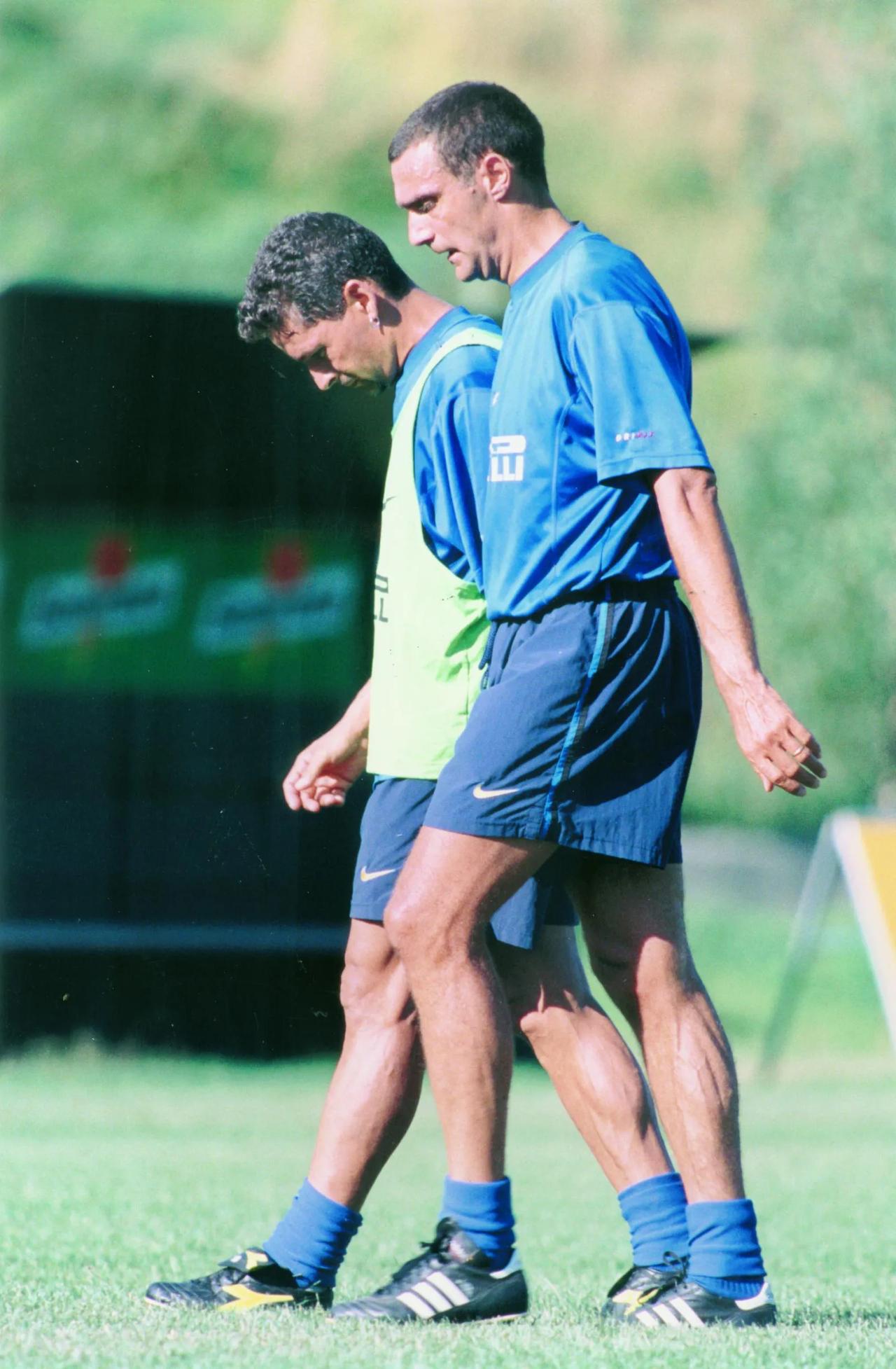 🇮🇹意大利足球🇮🇹
生日快乐
老队长
♥贝尔戈米♥
1998年世界杯，3