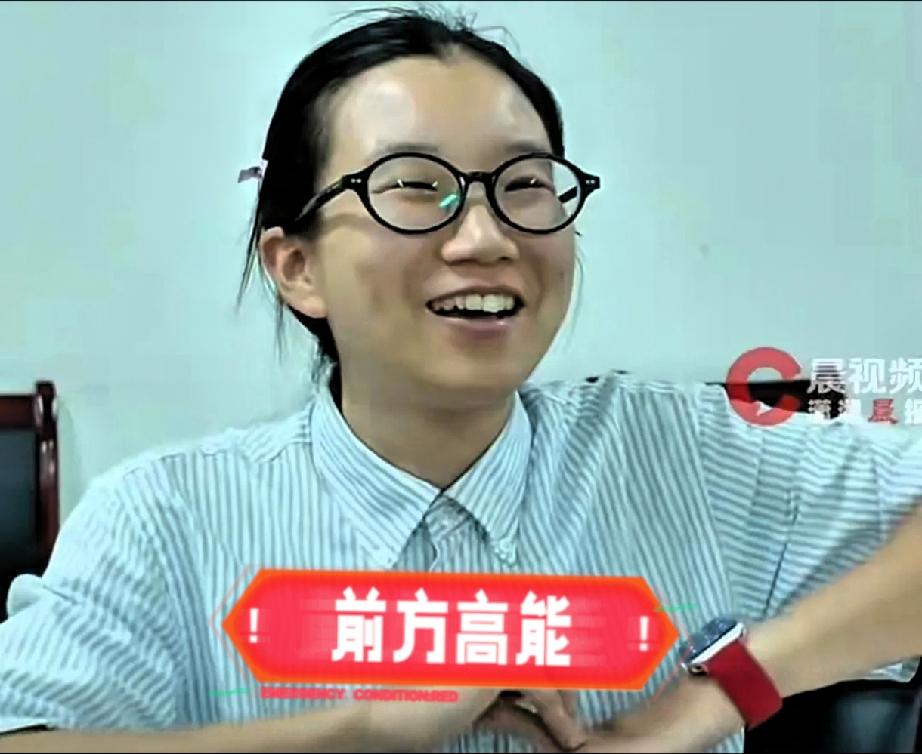 看到长沙医学院曾欣考上北大医学部的消息，心里竟泛起一阵复杂的涟漪。

专科起步，