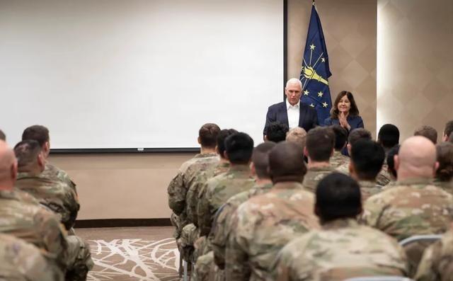 美国人也懂人情世故，美国前副总统财力雄厚，请不少人吃饭，联络感情。
你以为人情世