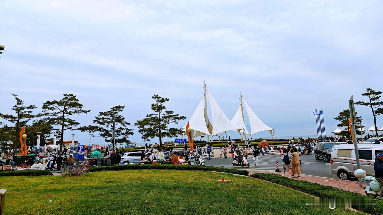 威海！威海！！
​走遍山海，最爱威海，国际海水浴场嗨翻天。