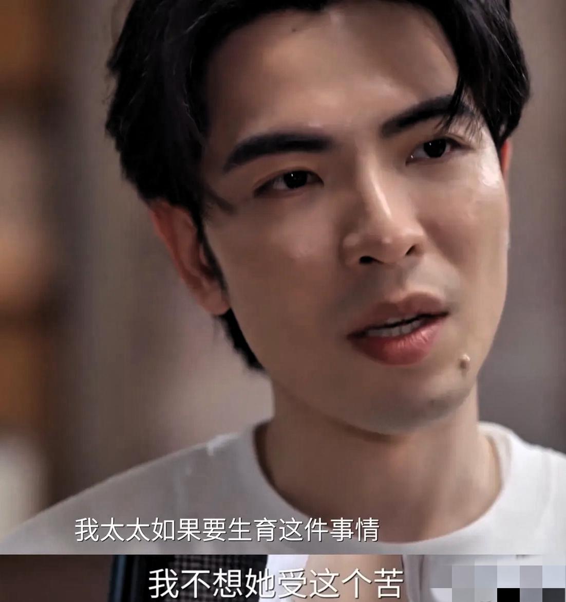最近刷到萧敬腾跟鲁豫的那段访谈，说实话真的有点被戳到。谁能想到台上看着拽拽的他，