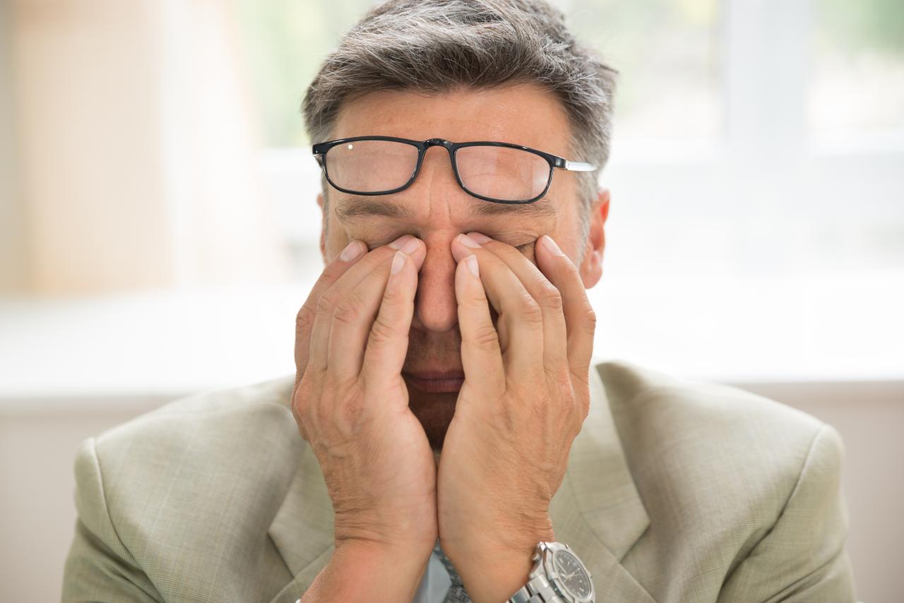 【眼睛痒就使劲揉？这个动作很危险！】

66爱眼日眼健康光明计划 亮眼行动守护e