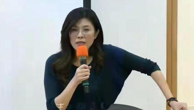 台湾蓝营终于摊牌了！郑丽文公开拒绝“一国两制”，不再模糊回避。这记重拳打向何方？