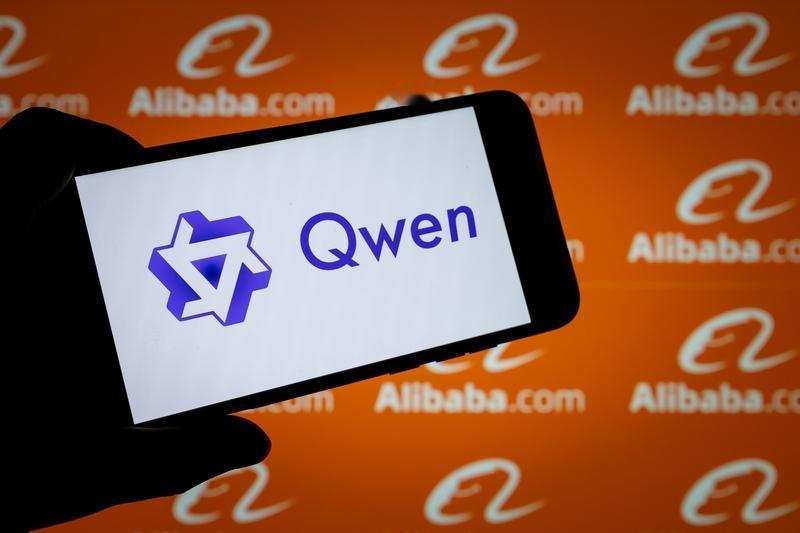 千问目前的势头非常猛，它手握三张其他AI玩家很难复制的“王炸”：

📈 爆炸性