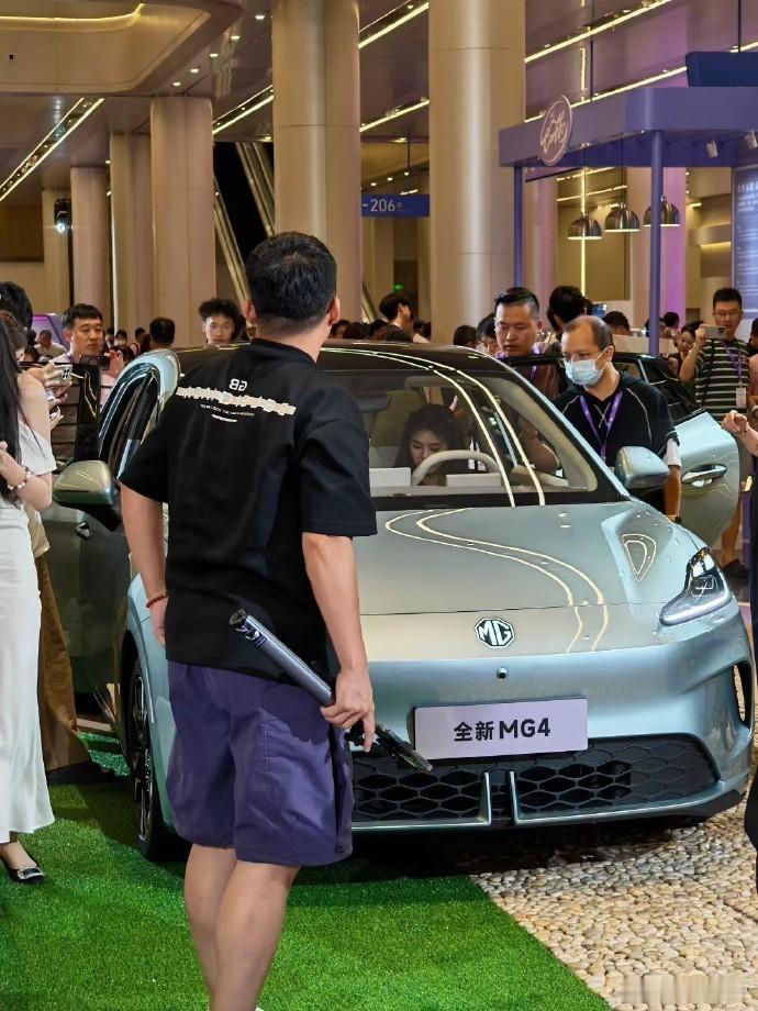 全新MG4来了  一起「趣」生活  好多小姐姐  跑车达人说汽车文化