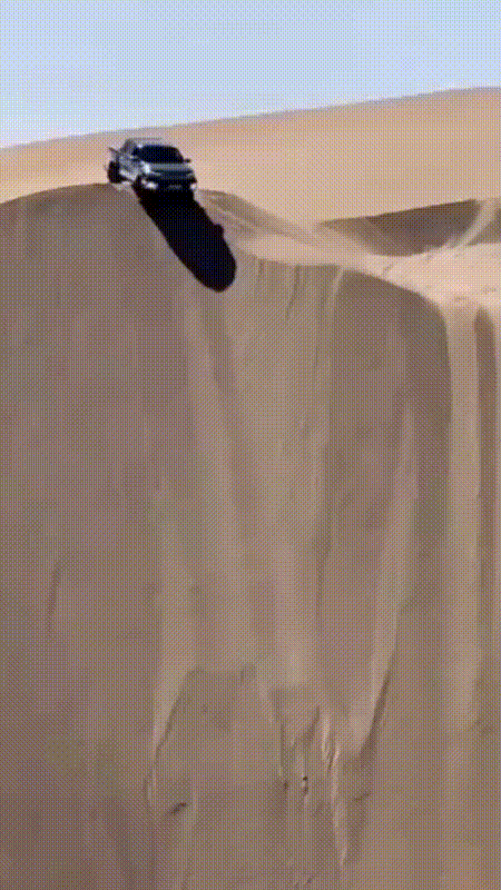 油门一踩，差点狗带[捂脸]