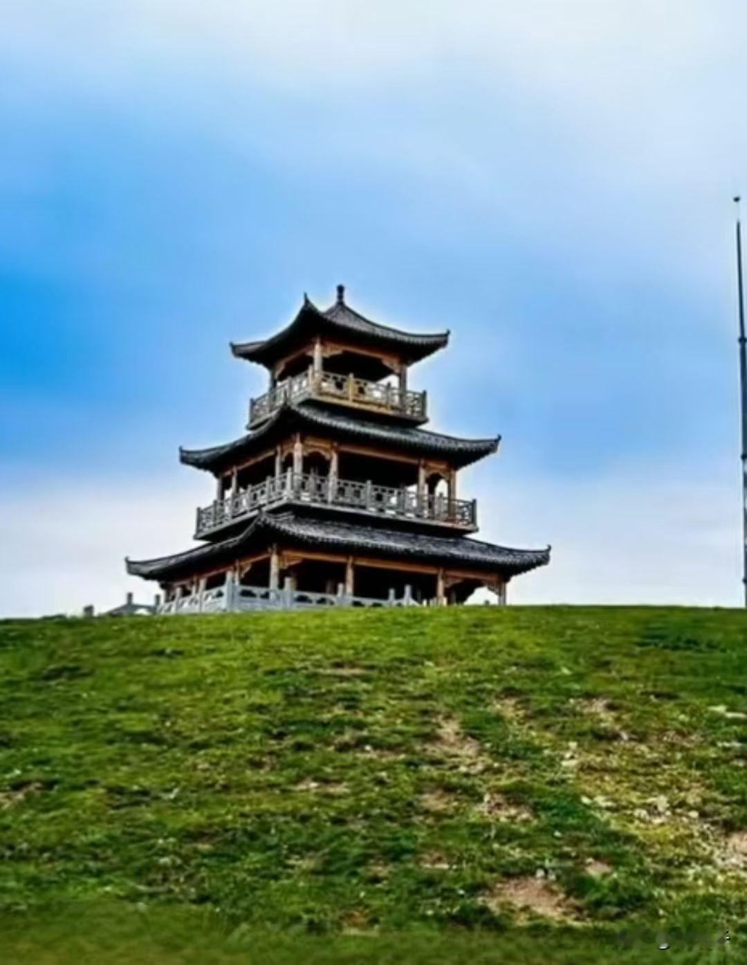 原创随手拍之（2758）
吉林省临江市花山镇老秃顶景区。
位于花山国家级森林公园