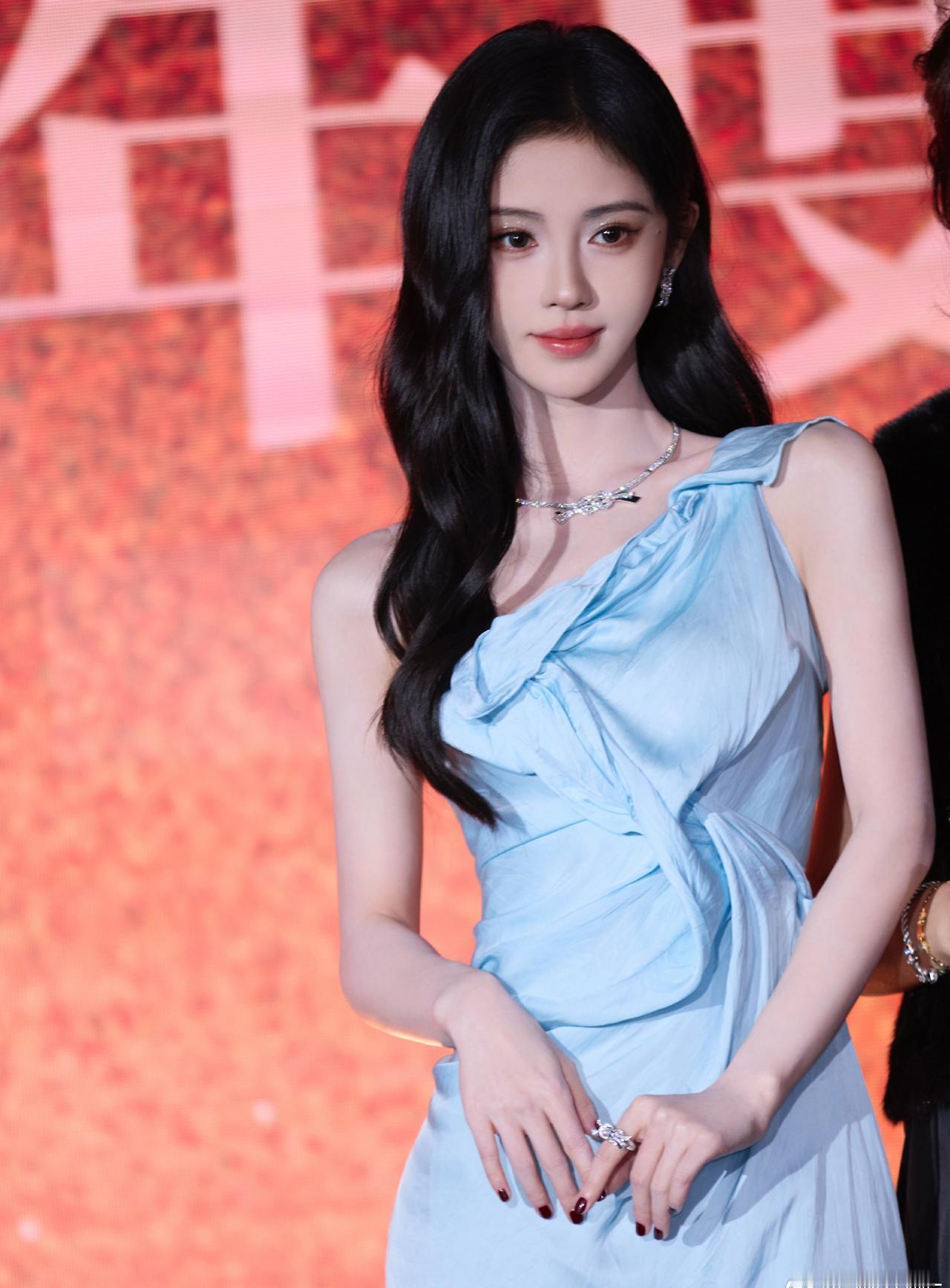 鞠婧祎 jjy鞠婧祎用震撼来形容的美貌 jjy近距离看鞠婧祎好有冲击力   我不