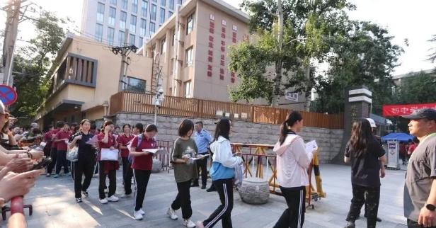 中考将成过去？从“卷成绩”变“卷运气”，真的带来更合理的公平而不是更隐蔽的操纵吗