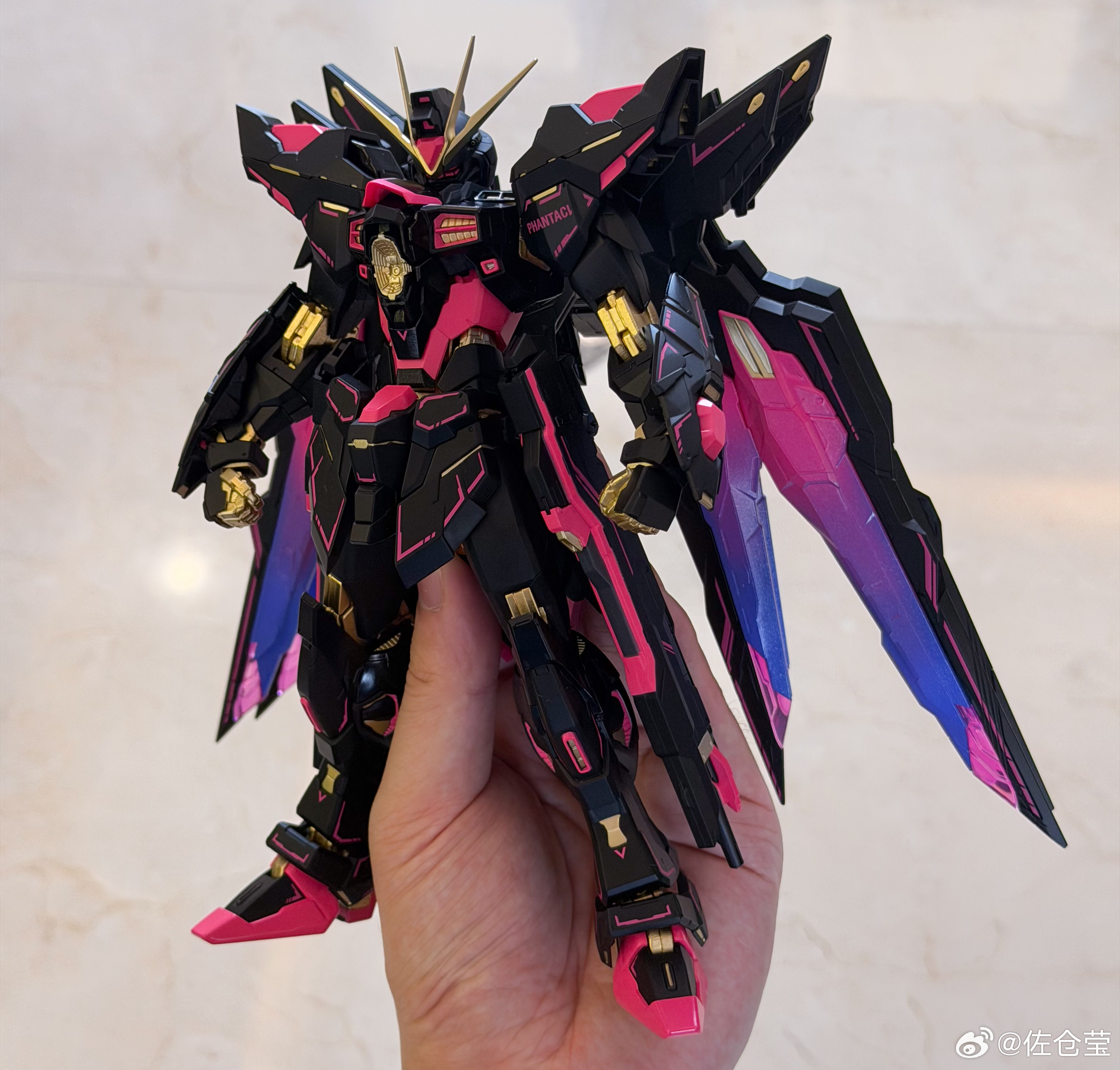 MetalBuild 强袭自由高达 周杰伦联名致敬传奇磨具，诞生十年依旧不过时，