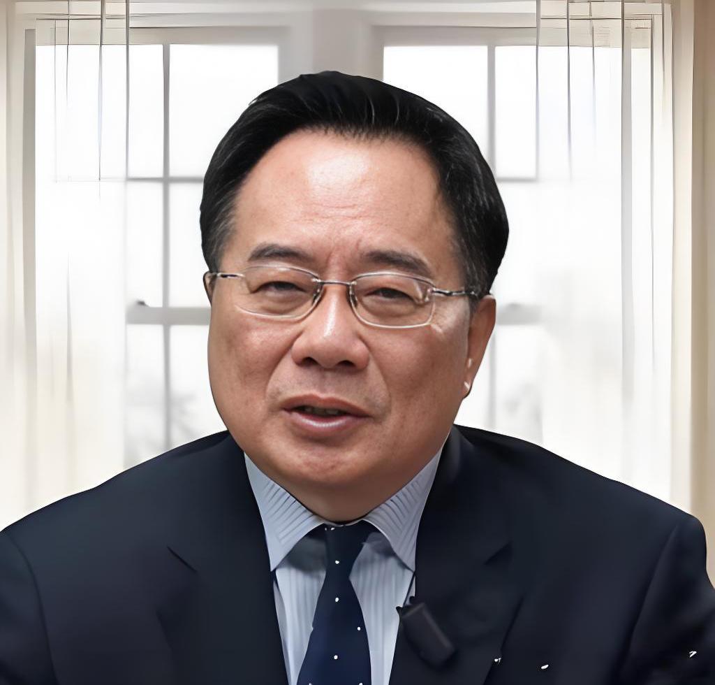 平常很喜欢看老蔡的视频，他口才很好，表达犀利，逻辑清晰‌，善于引用典故或数据支持