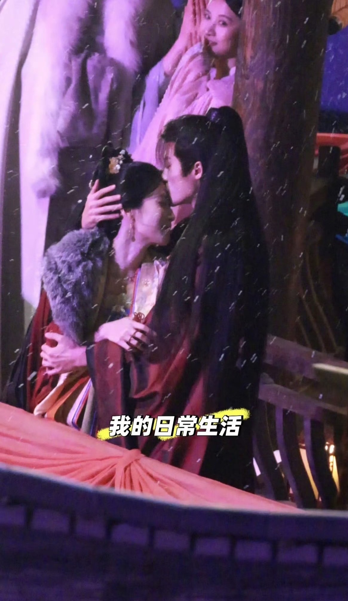 檀健次卢昱晓额头吻檀健次卢昱晓额头吻路透额头吻氛围感 
