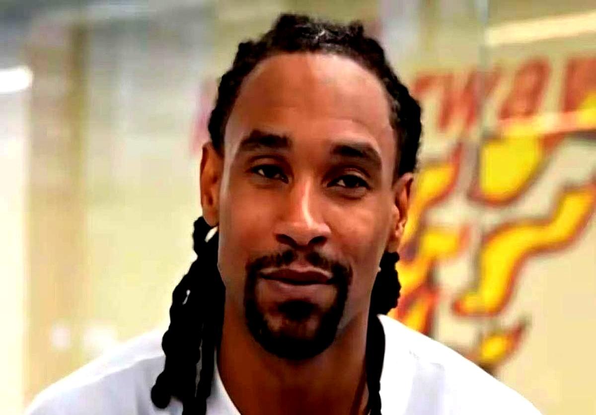 徐杰身高一米八，被说“打不了职业”？萨林杰直接打脸。
 

老萨在CBA混了这么