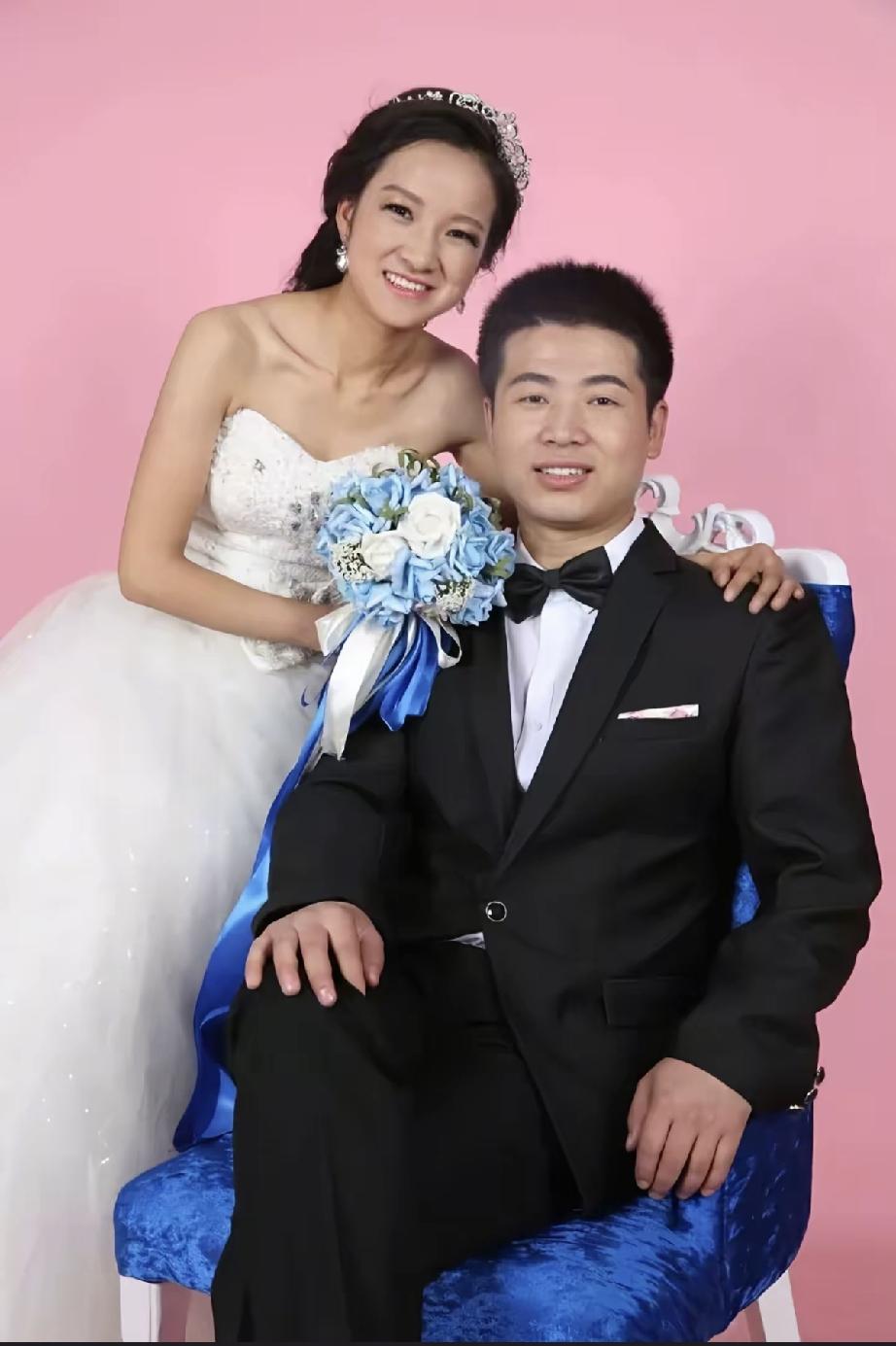 93年的苗苗于2015年结婚，生下第一个孩子的月子里就开始遭遇了老公的家暴，婚姻