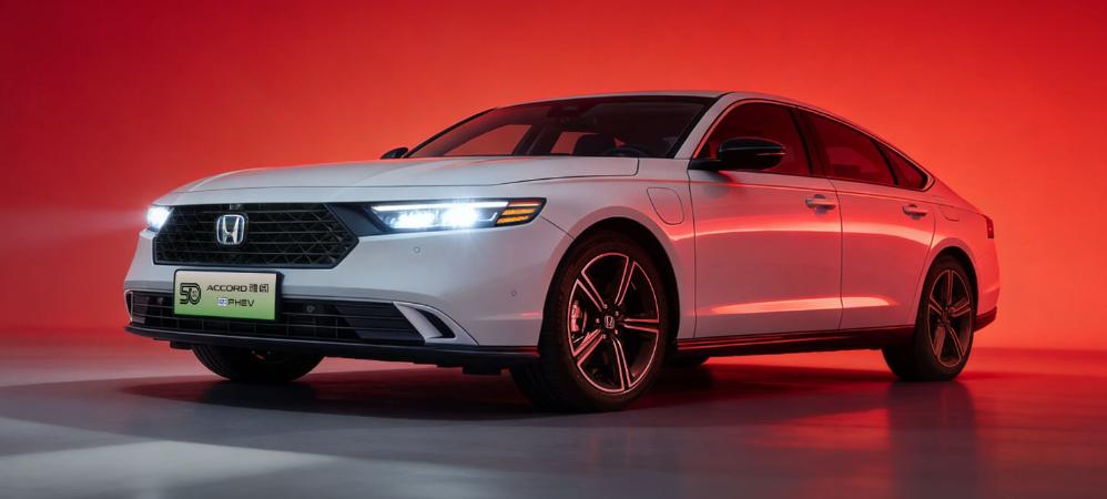 本田过年想明白了！中型混动优惠10万，配L2智驾+综合油耗1.29L！
说到本田