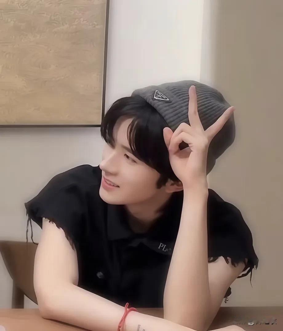 唉，总是说阿星很强大，可那么强大的人为什么会说自己半夜会emo。

为什么会凌晨