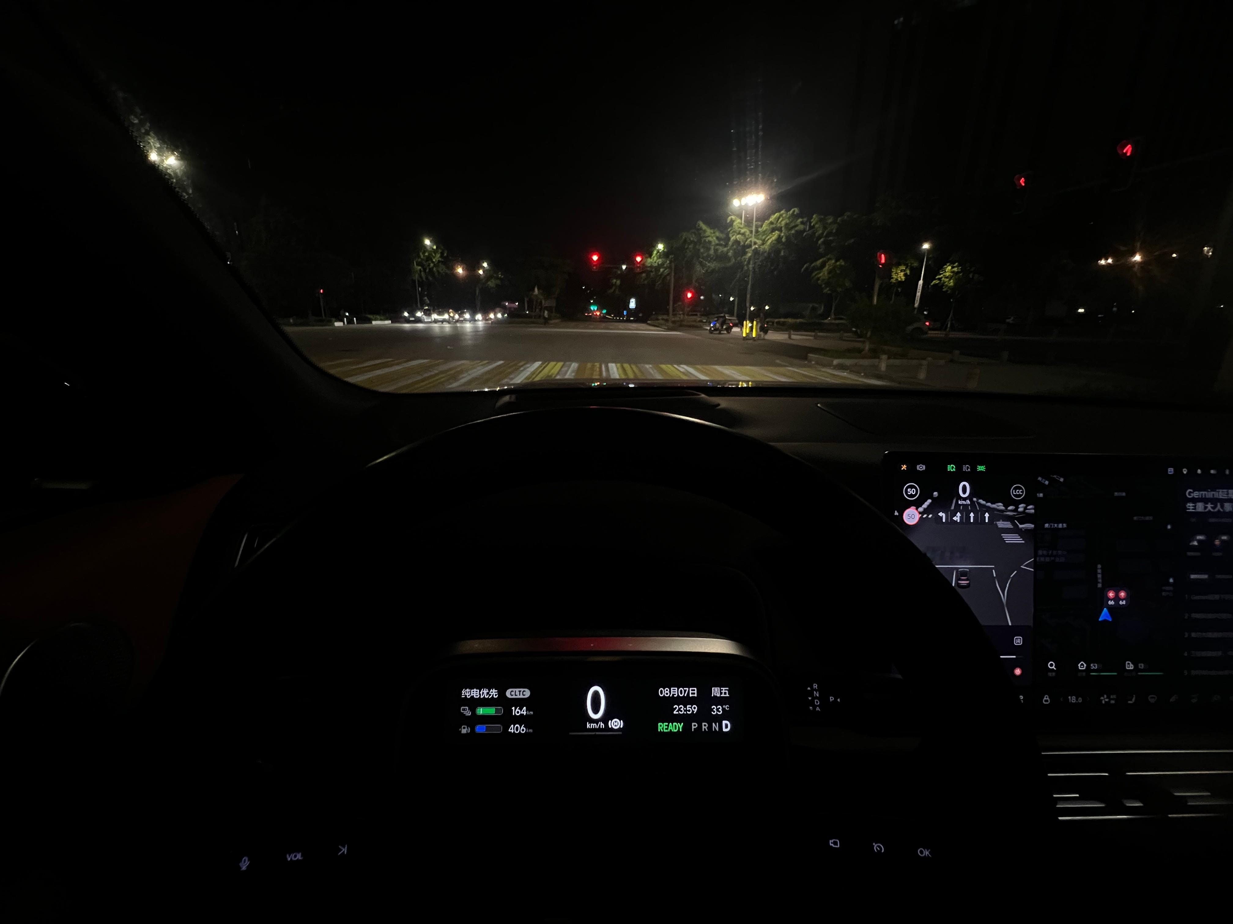 只有夜里才适合开车