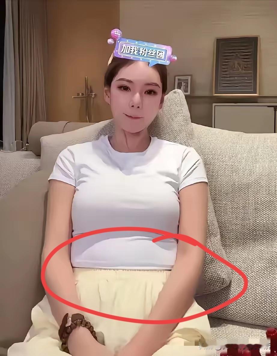 这是有好事儿了吗？
看起来比以前丰满圆润了很多。
自从和汪小菲结婚以后，就被不停