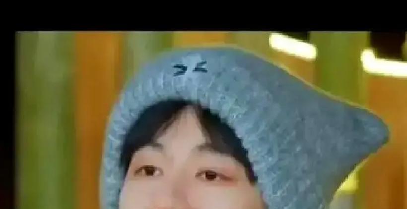 沈腾在《飞驰3》剧组里，简直像个操碎了心的大家长。
谁能想到，他不仅把王安宇、胡