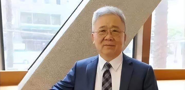 这两年，日本把“台海有事”挂在嘴边的频率，正在以肉眼可见的速度上升。

从修改“