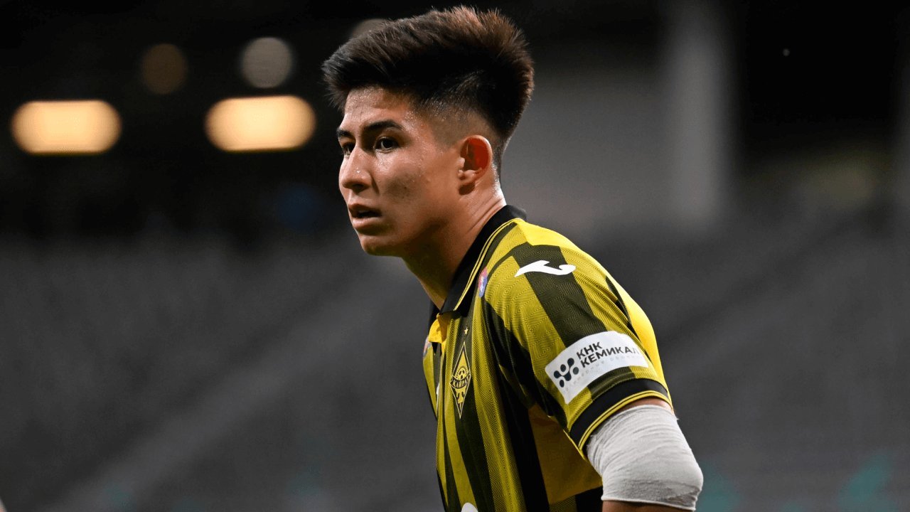 哈萨克斯坦主帅塔尔加特·巴苏菲诺夫：🗣️ “八月份，他将参加切尔西一线队的训练