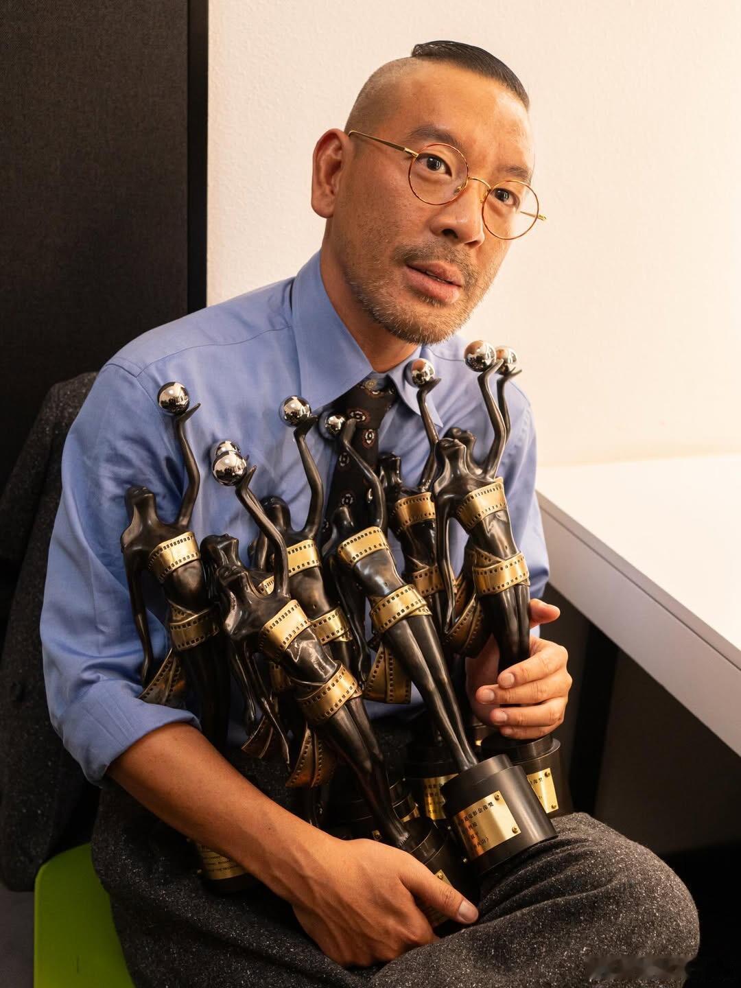 麦浚龙微信名：AAA金像奖杯批发（可零售） 