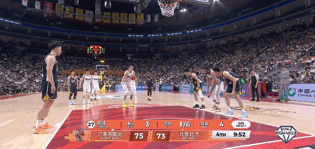 周琦这个罚篮真的太糟糕了，已经成了常态罚篮差，甚至比奥尼尔罚篮都差，不知道是什么