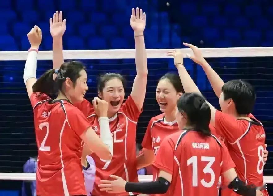 朱婷张常宁隔网对轰的场面千载难逢，今晚7点大家可不能错过！

朱婷张常宁都是中国