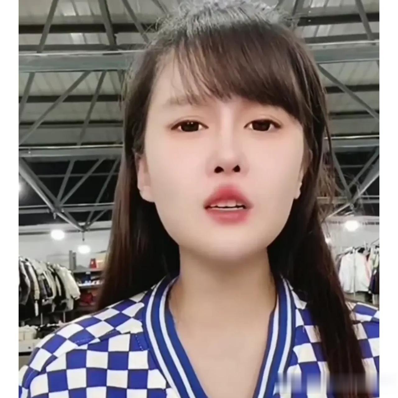 散打哥斥球球不出视频 是怕辛巴不乐意吧

散打哥开播回应球球，我不求你们雪中送炭