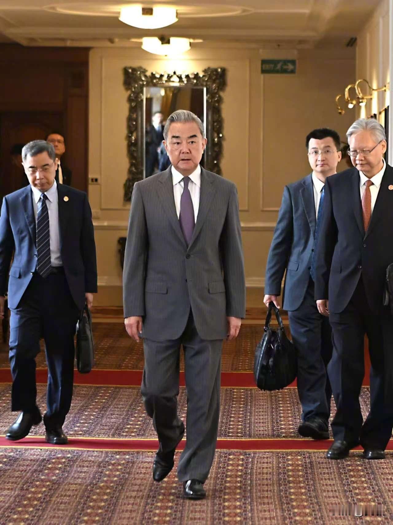 伊朗答应中国了。6月22日，王毅在新德里会见了伊朗最高国家安全委员会副秘书内扎米