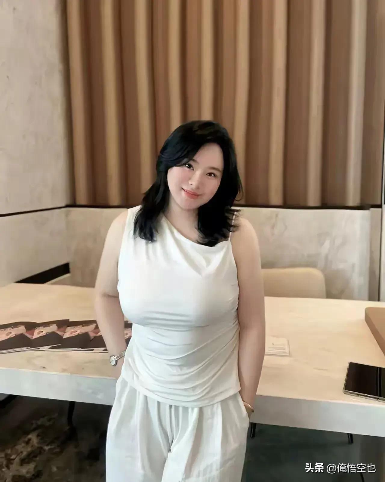 歌德说过，读一本好书，就是和许多高尚的人谈话。

因为书籍打破了时间与空间的壁垒
