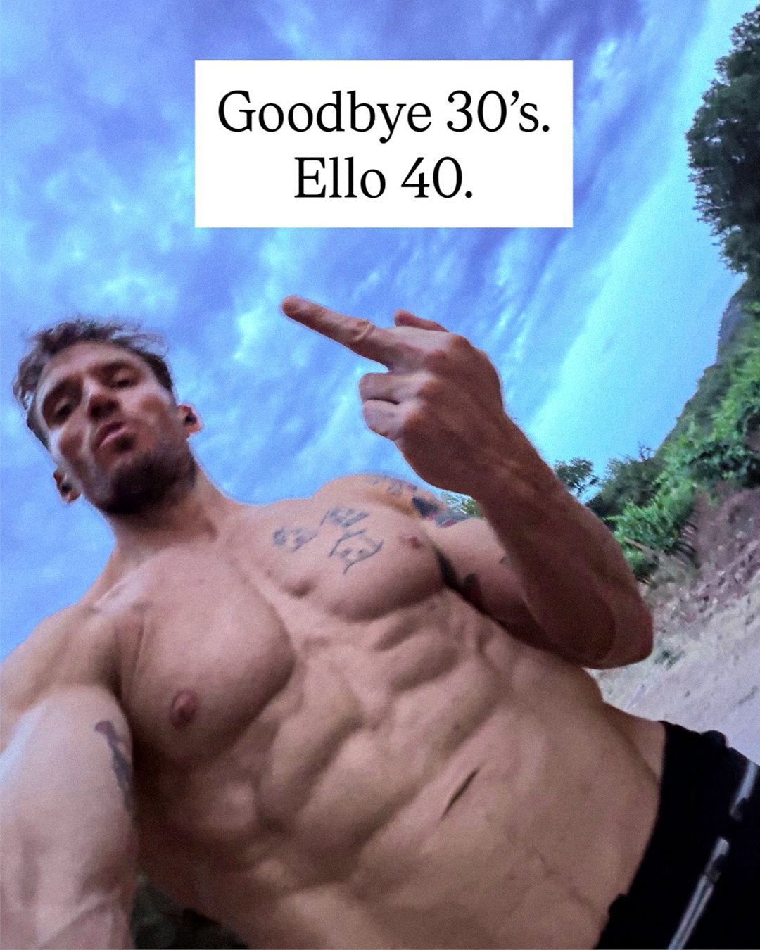 山姆·克拉弗林 Sam Claflin 庆祝自己40岁生日 