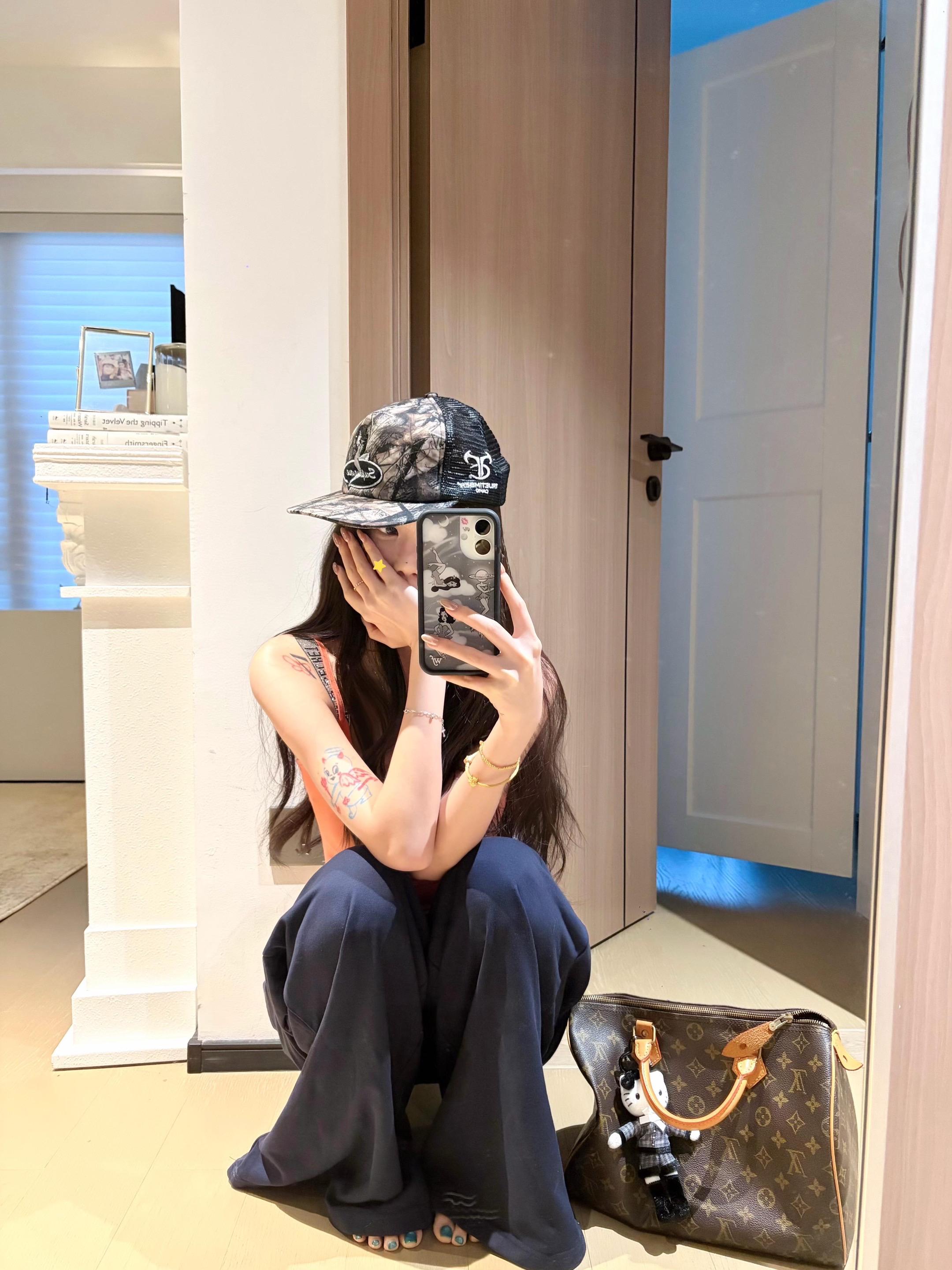 夏日辣妹穿搭松弛感～