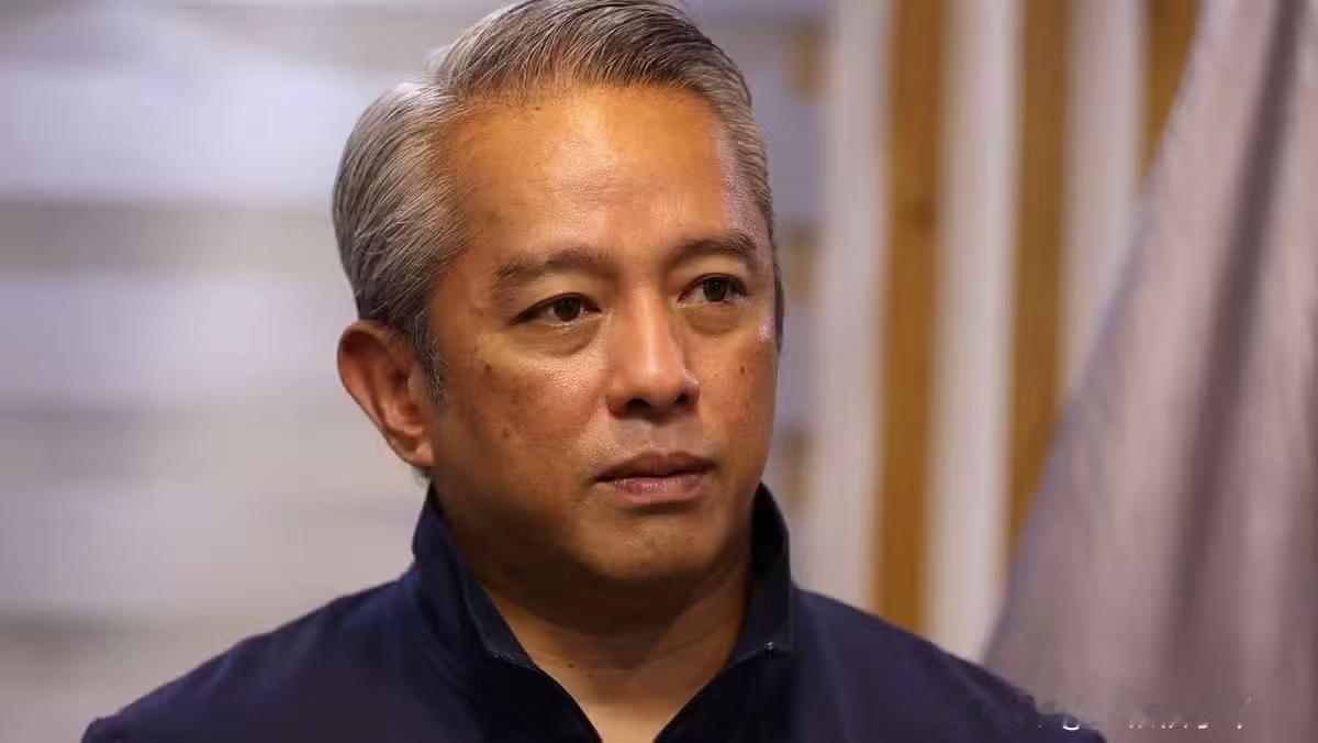 1月14日菲律宾政坛直接炸锅！内政部长雷穆拉爆猛料，有人托中间人递话，想砸10亿