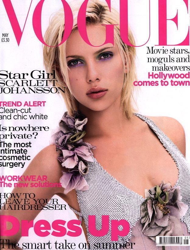 【来自投稿】英国版《vogue》杂志2004年5月刊封面，封面人物是斯嘉丽·约翰