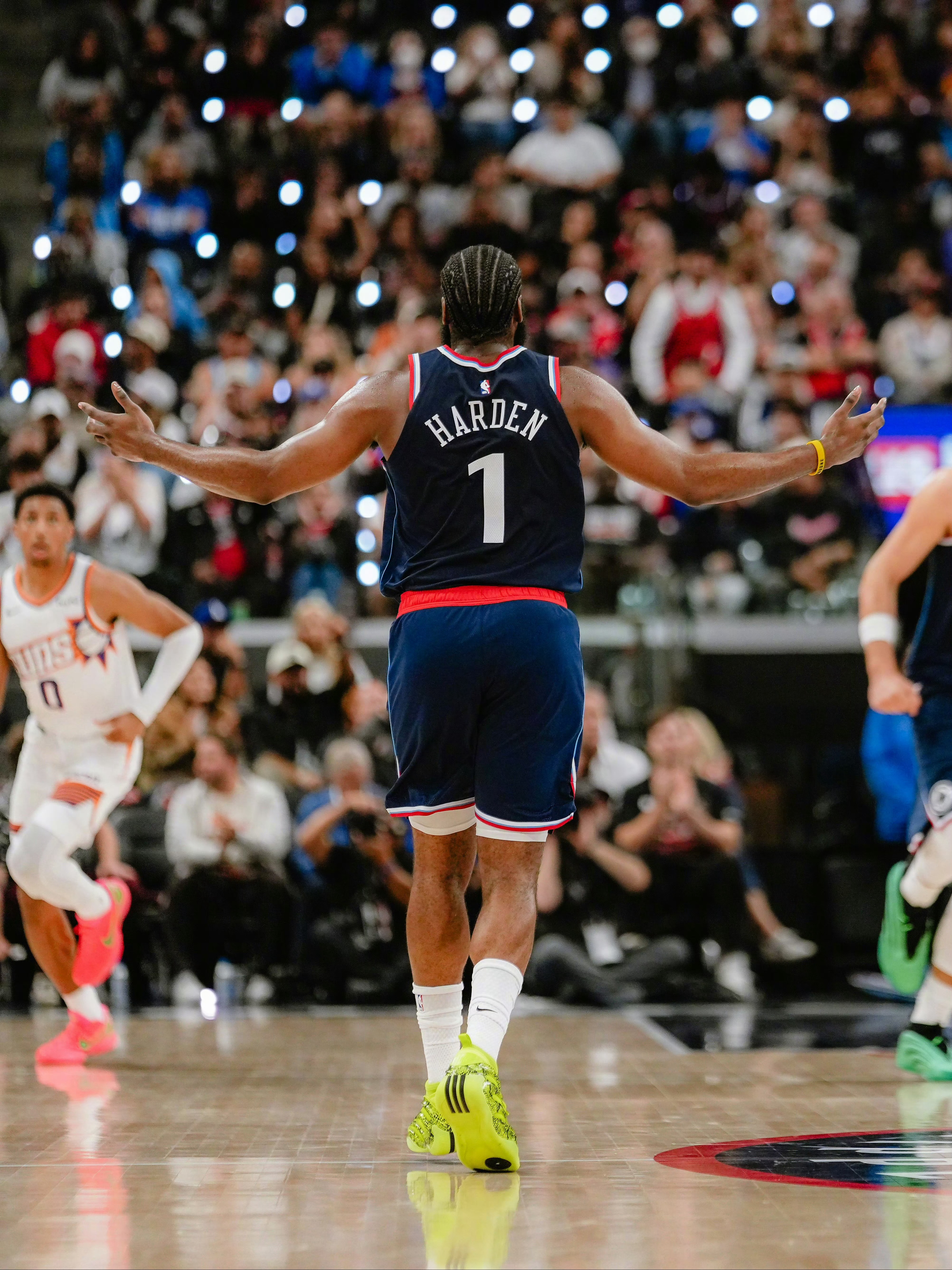 东道主快船无一人入选全明星，而一个半小时后他们就要对阵太阳准备好迎接卡子哥的怒火