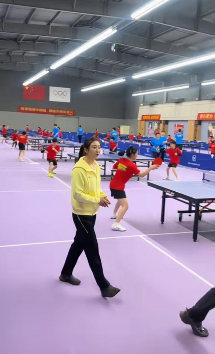 3月28日，陈梦乒乓球俱乐部（宁波） 在鄞州正式启动，奥运冠军陈梦亲临现场，恩师