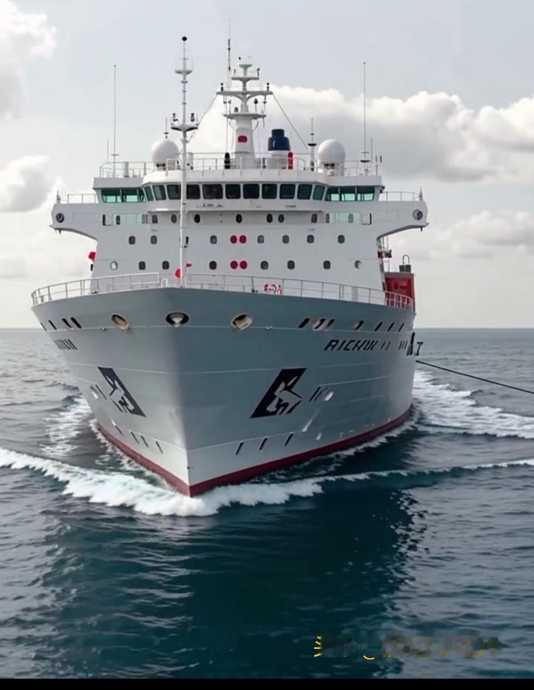 美俄油轮扣押风波核心：公海扣船引对峙，俄公民处境成焦点
 
1月7日，美国军方在